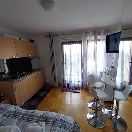 Joli Studio Avec Terrasse Et Vue Exclusivement Pour Non Fumeurs Belmont-sur-Lausanne Екстер'єр фото